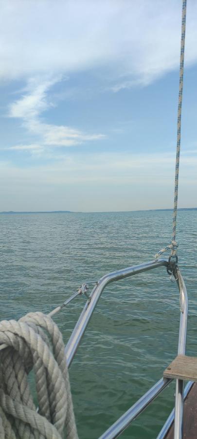 Virágos Apartman Balatonszárszó Esterno foto
