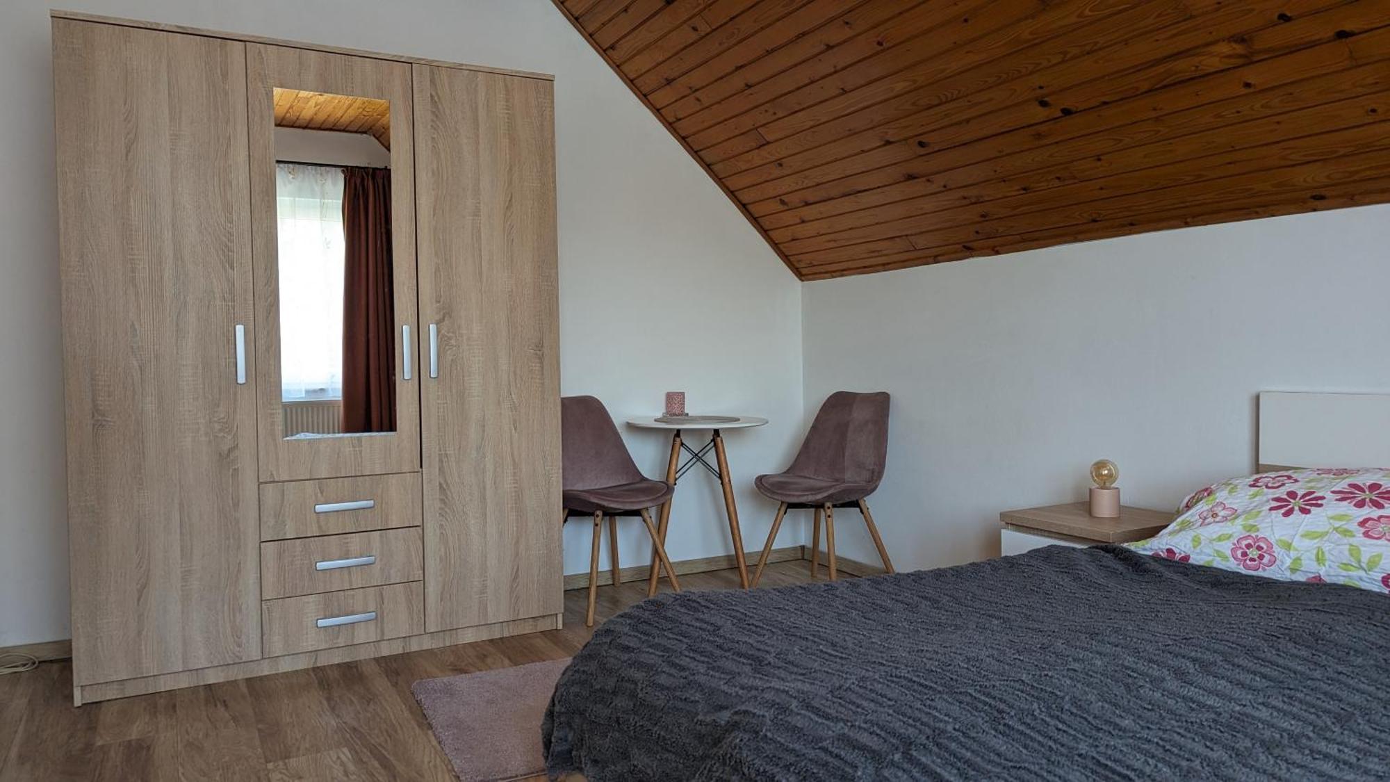 Virágos Apartman Balatonszárszó Esterno foto