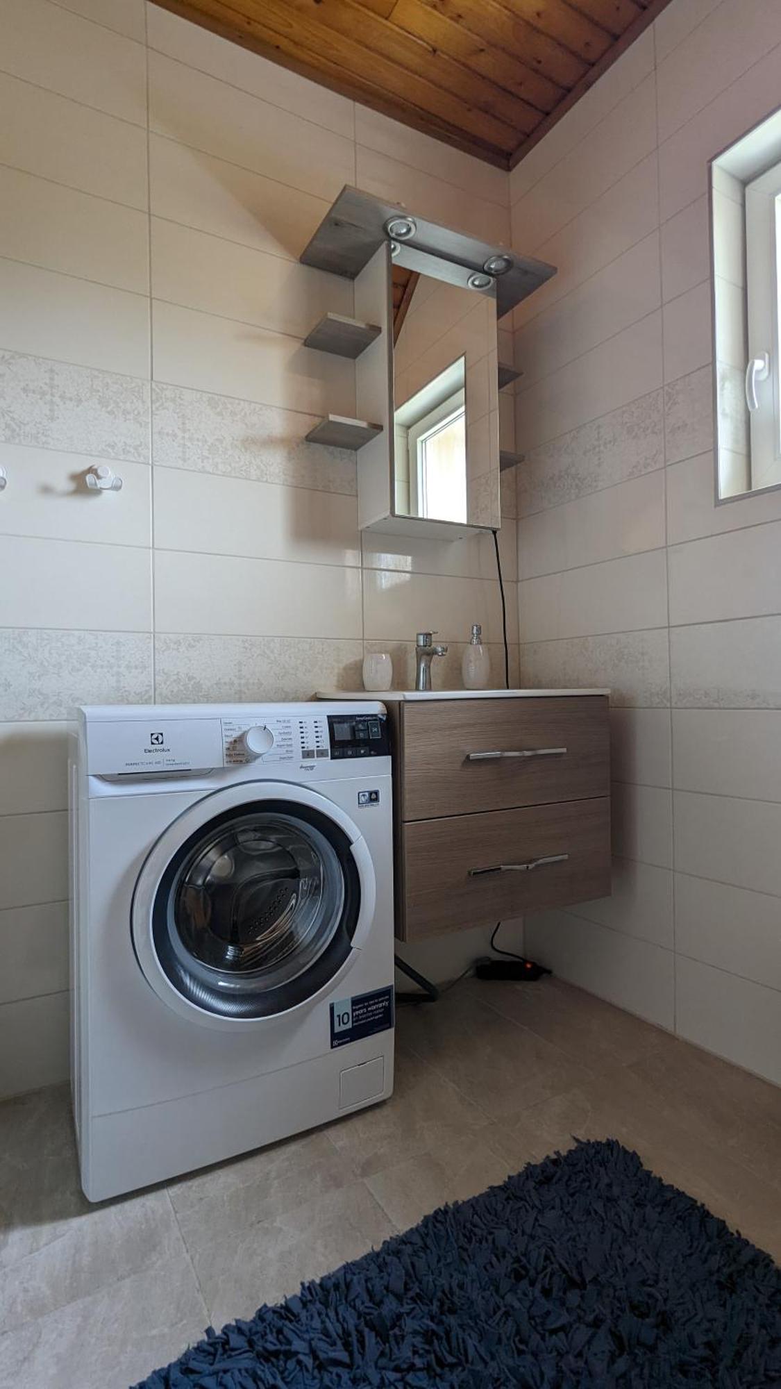 Virágos Apartman Balatonszárszó Esterno foto