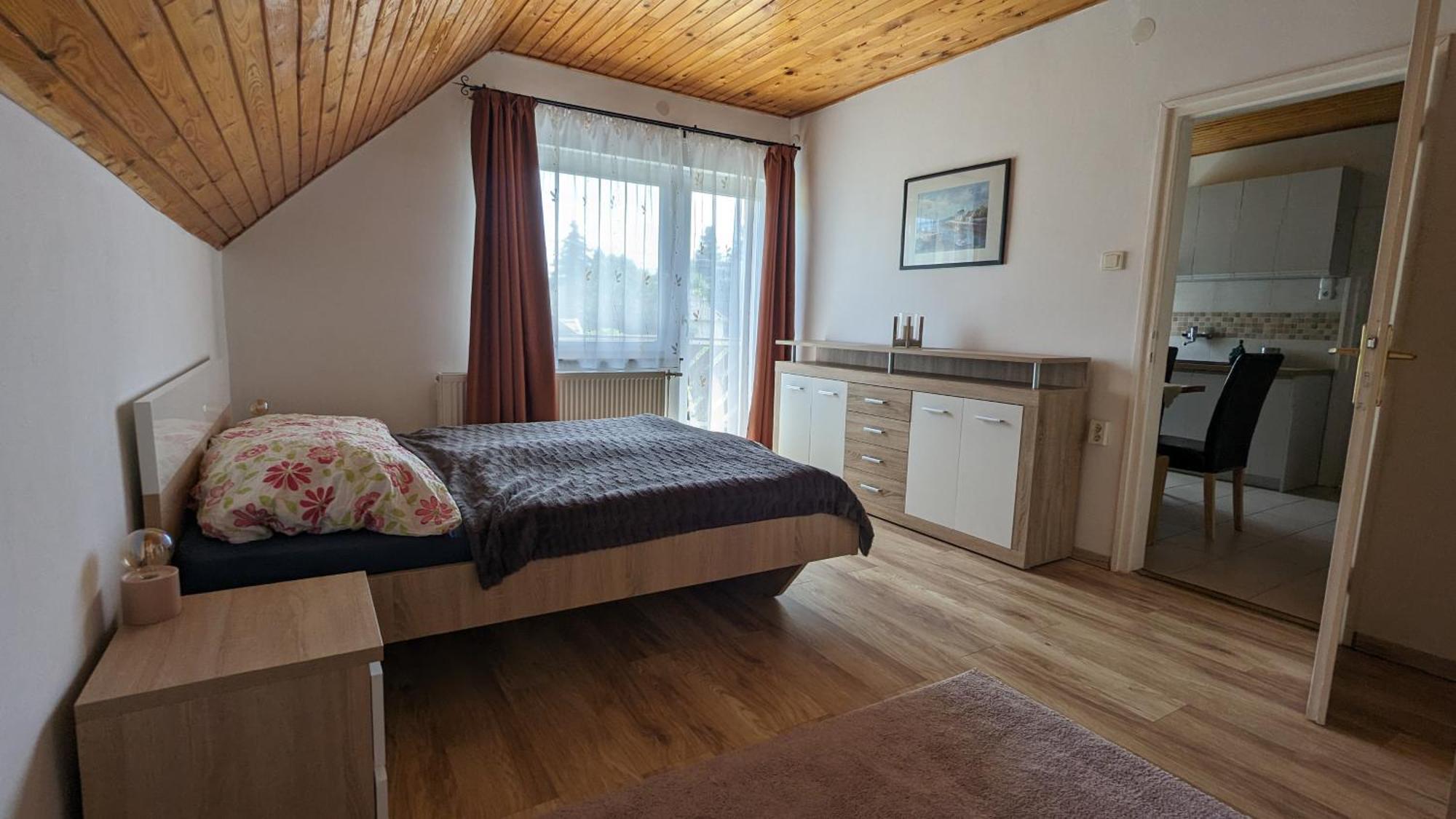 Virágos Apartman Balatonszárszó Esterno foto