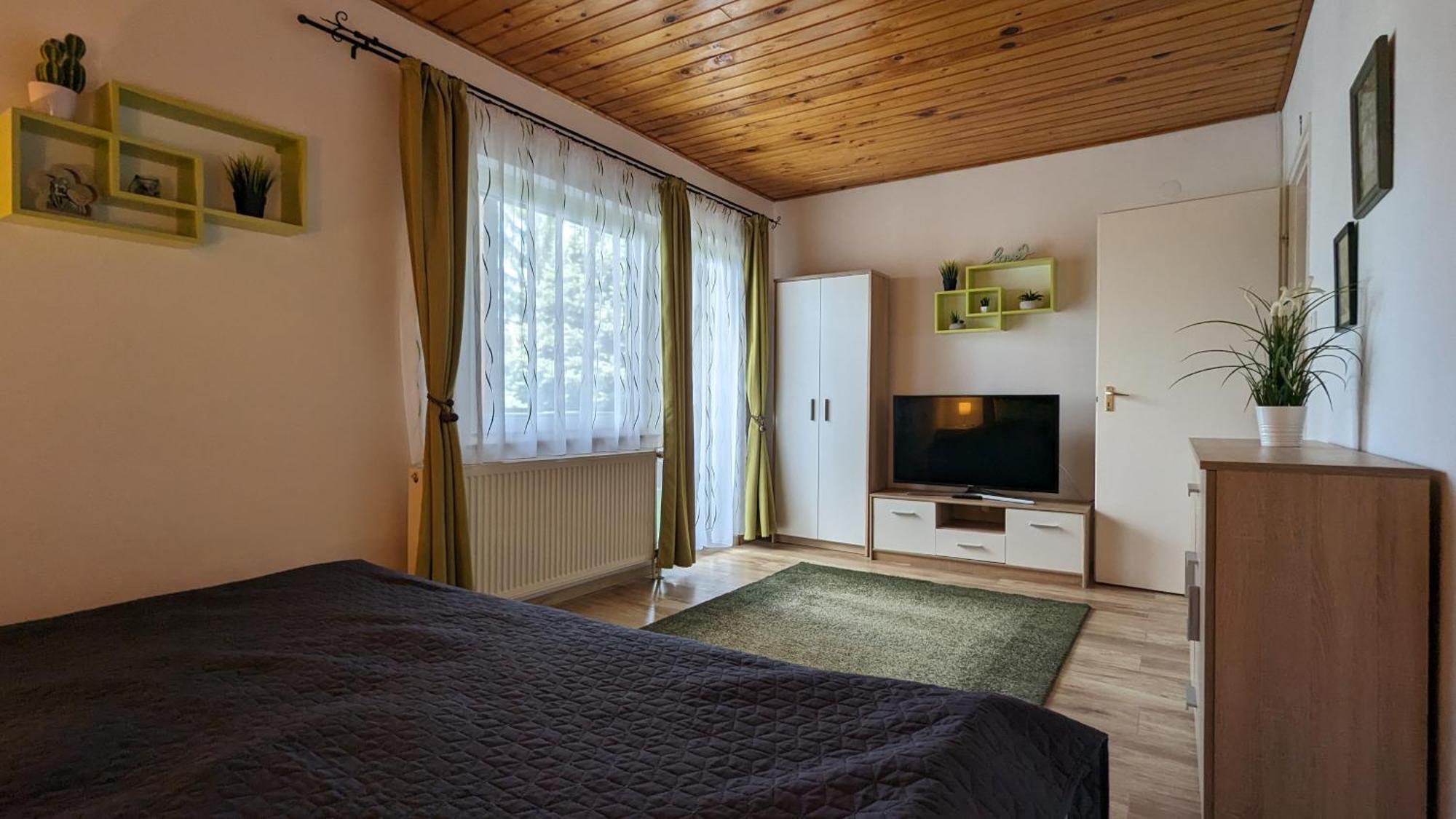 Virágos Apartman Balatonszárszó Esterno foto