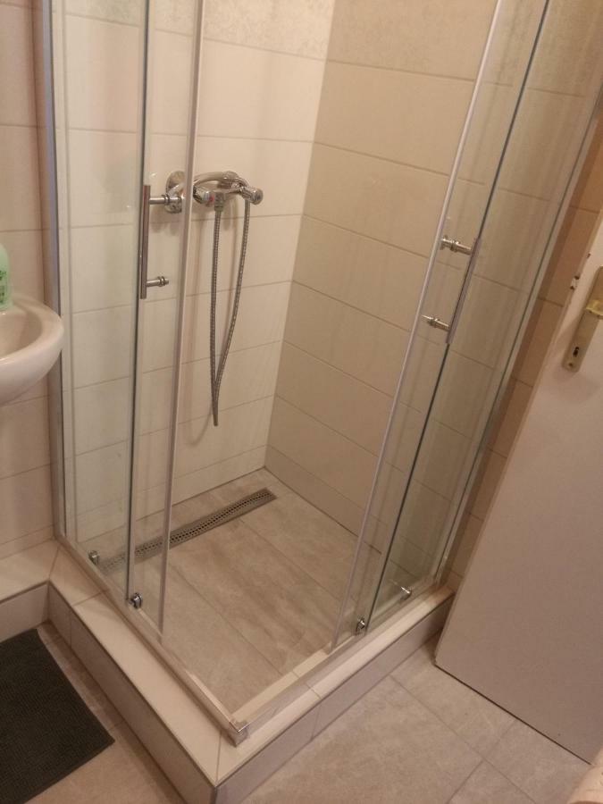 Virágos Apartman Balatonszárszó Esterno foto